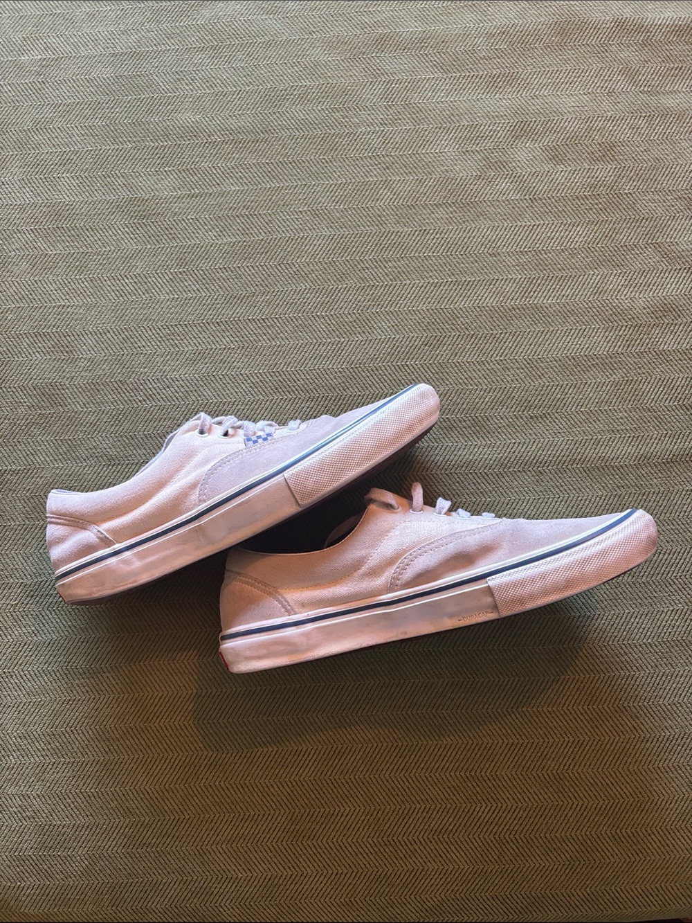 Vans - Picture 3 of 7